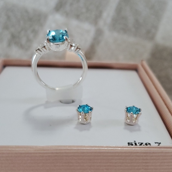 City by City Sz 7 Crystal 💍 Ring Set - Picture 4 of 8